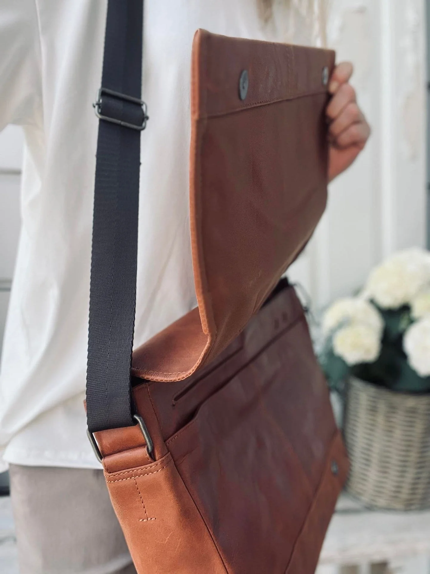 Laptop messenger - Cognac - Image 4
