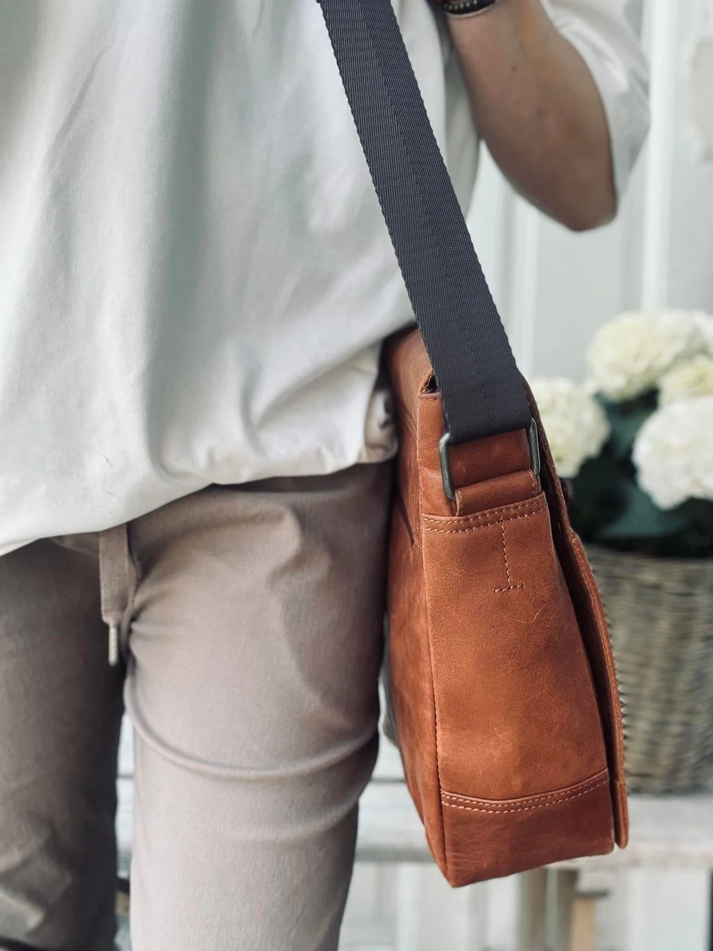 Laptop messenger - Cognac - Image 5