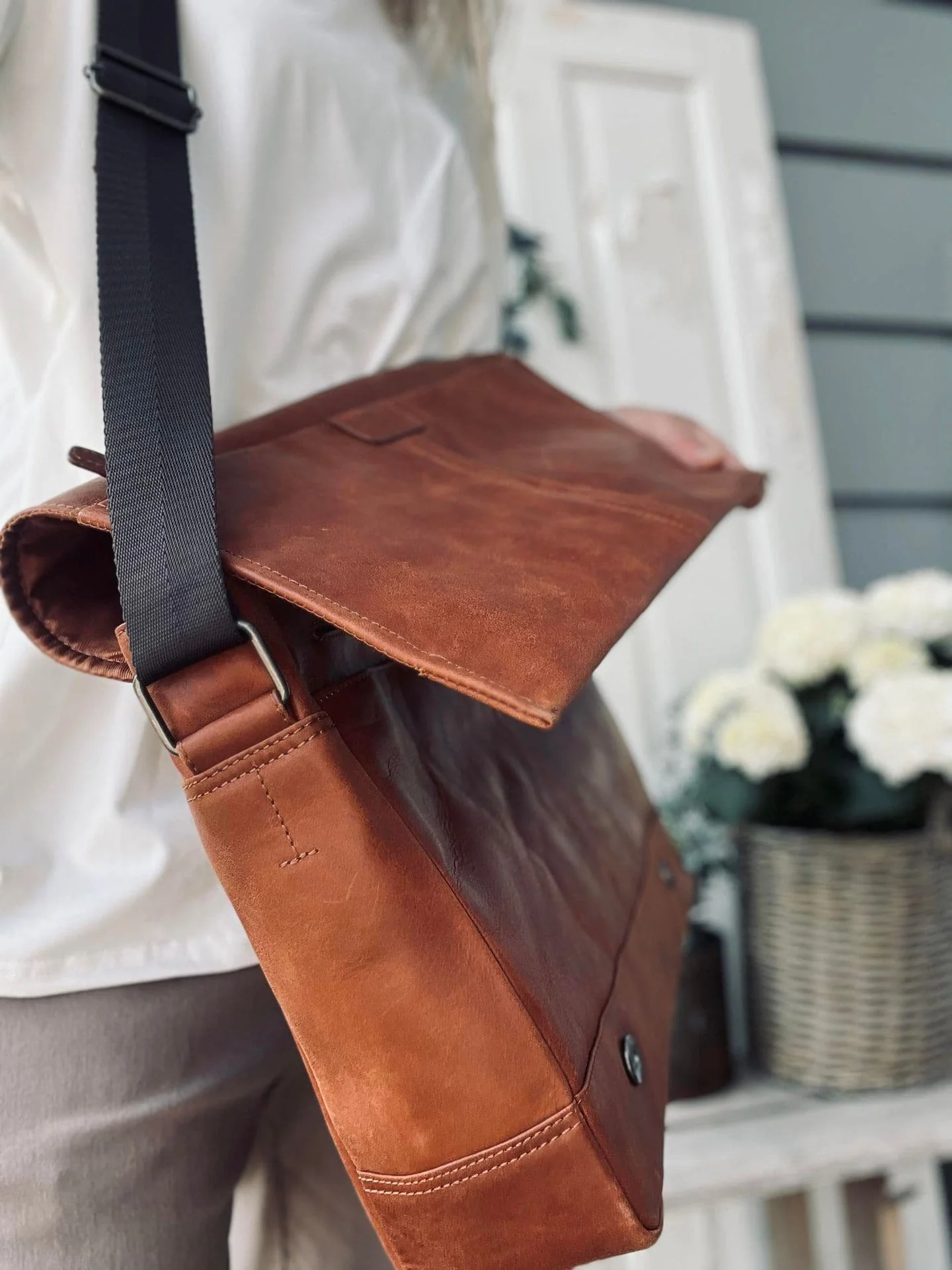 Laptop messenger - Cognac - Image 8