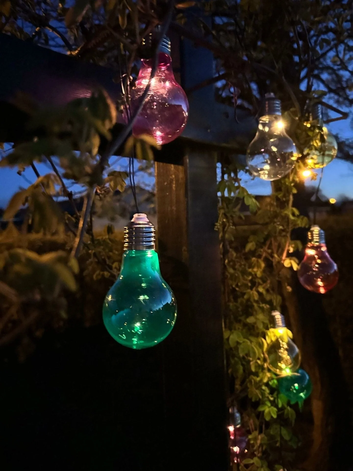 LED Lyskjede med solceller - Utendørs COLOR