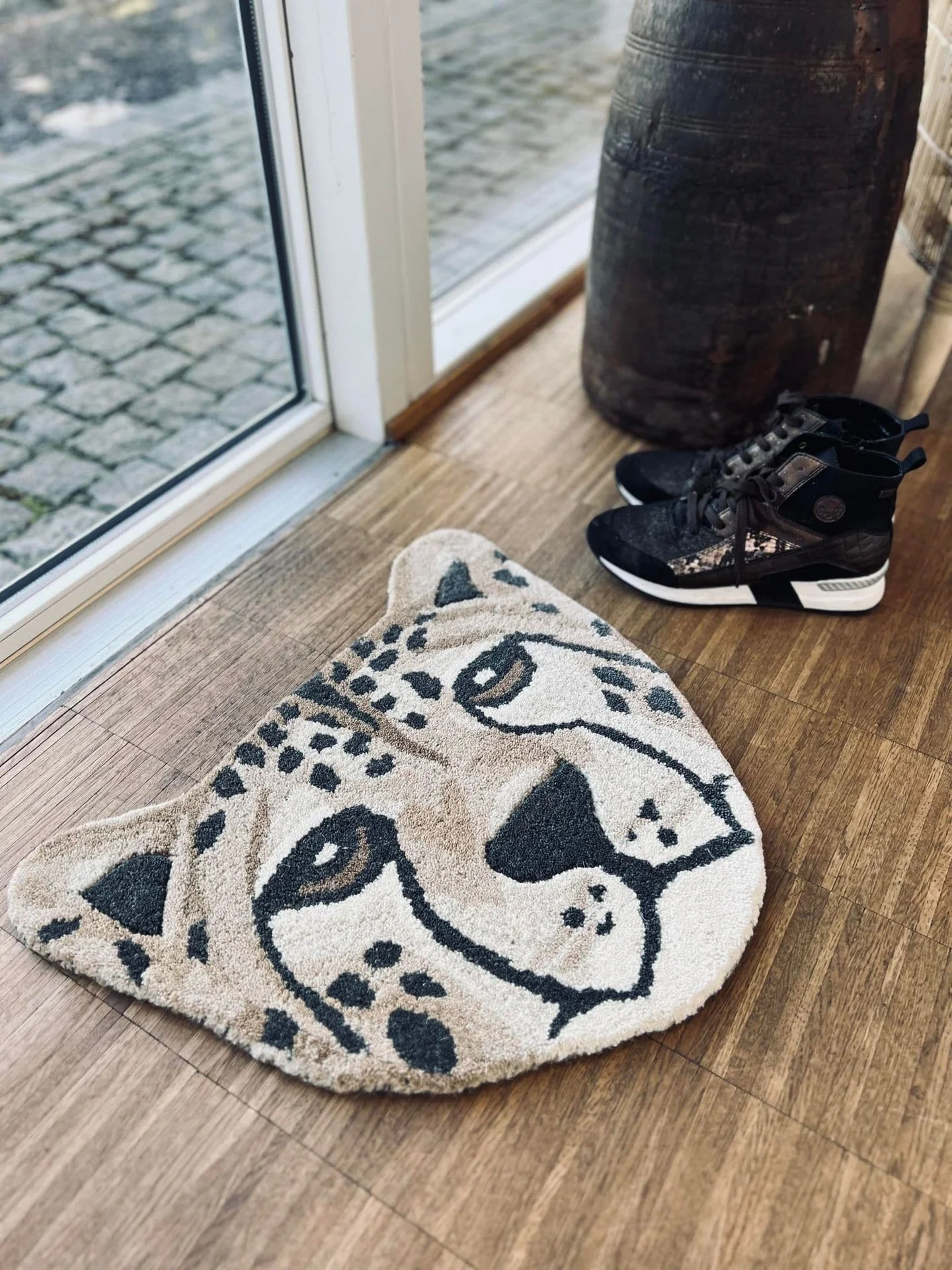 LEOPARD HODE I ULL - 50X50