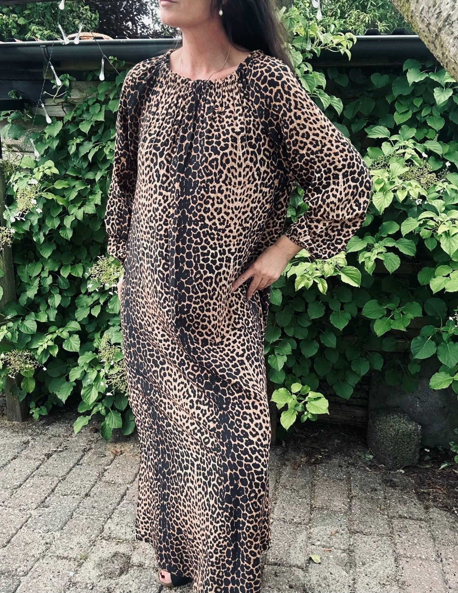 Kjole leopard – Lang - Image 3