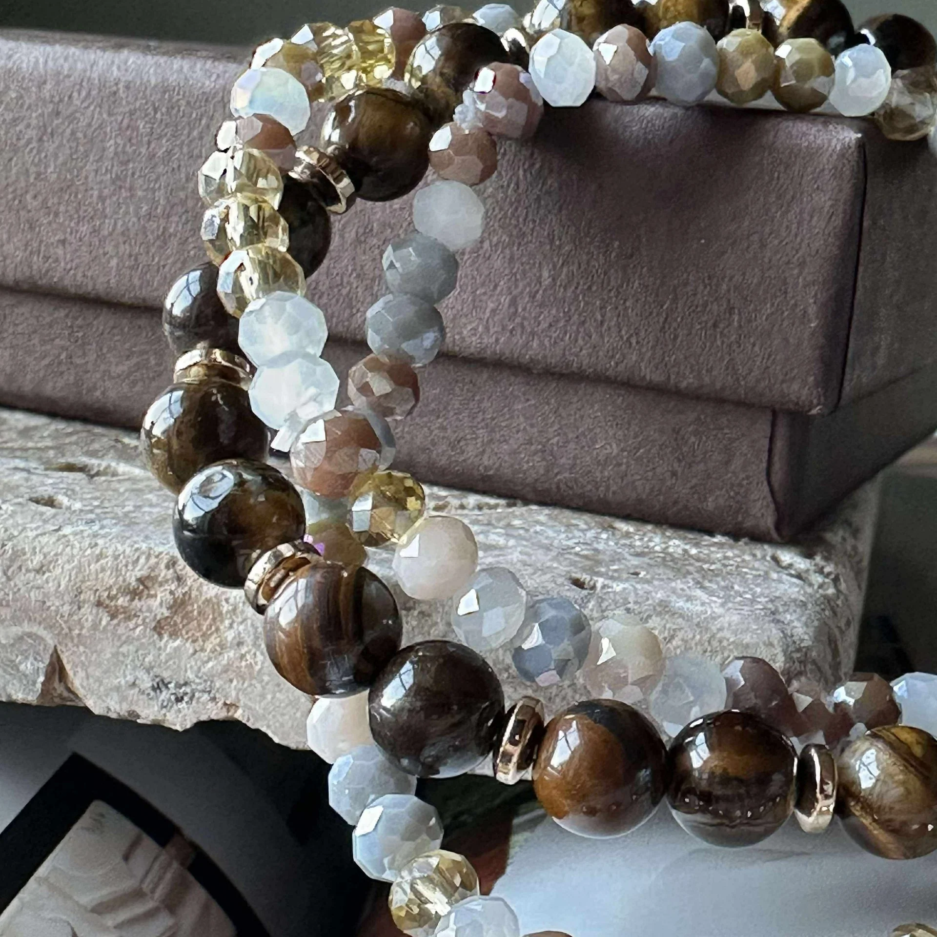 Armbånd Luna Tiger Eye – Sett med 3 stk - Image 7