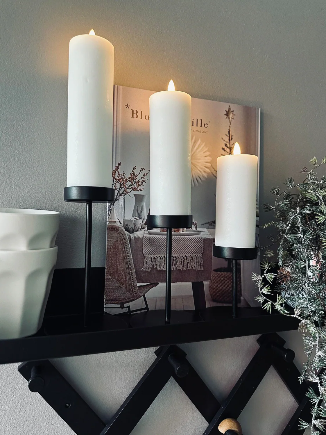 Sett med lysestaker til bloklys – Black Liva - Image 7