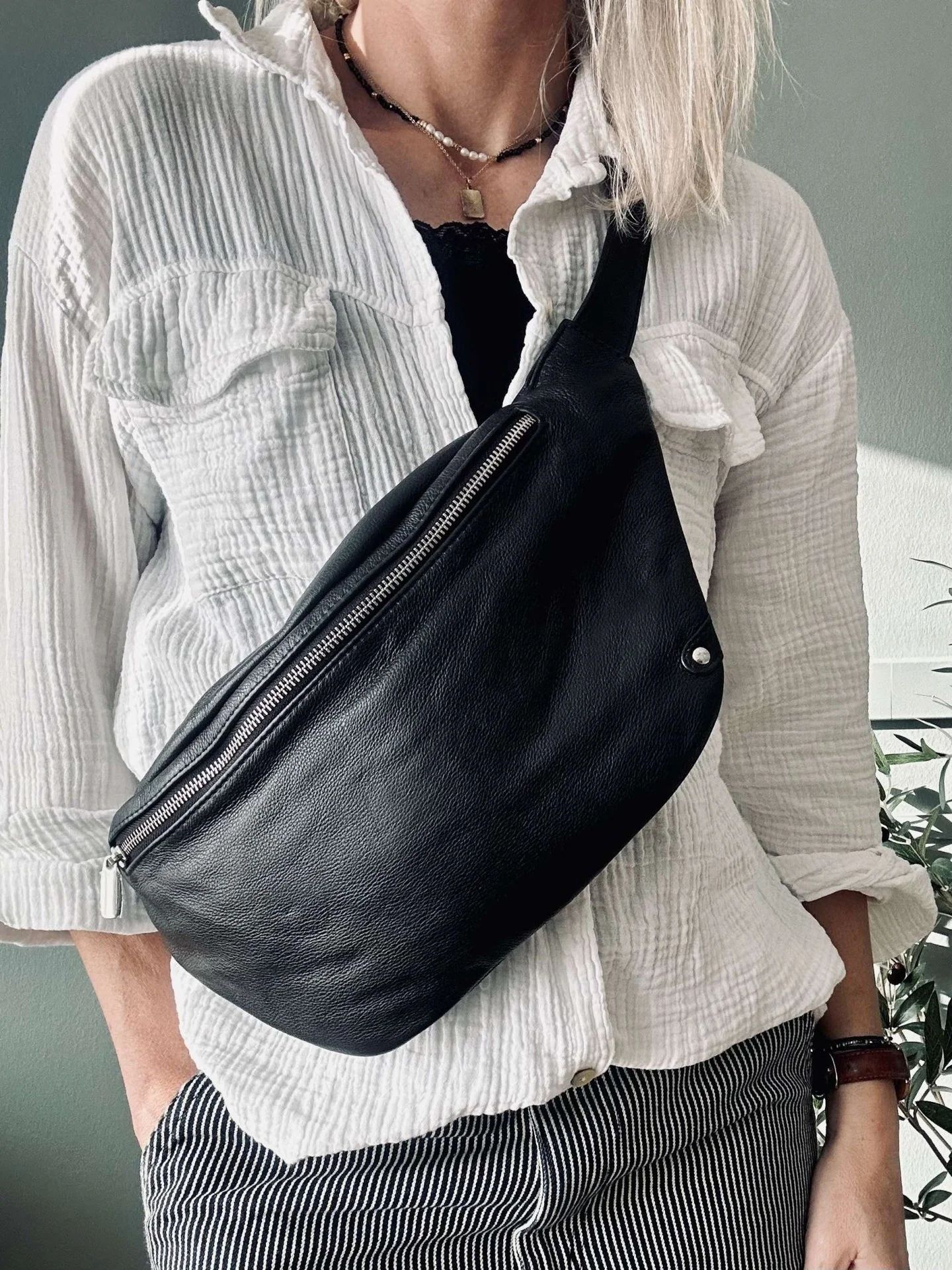 Bumbag Aura Big Black - Image 8