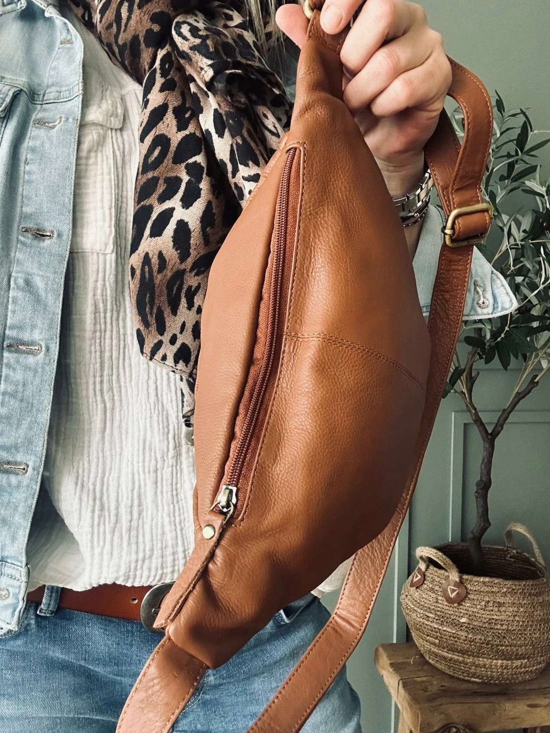 Bumbag Ella dark cognac - Image 5