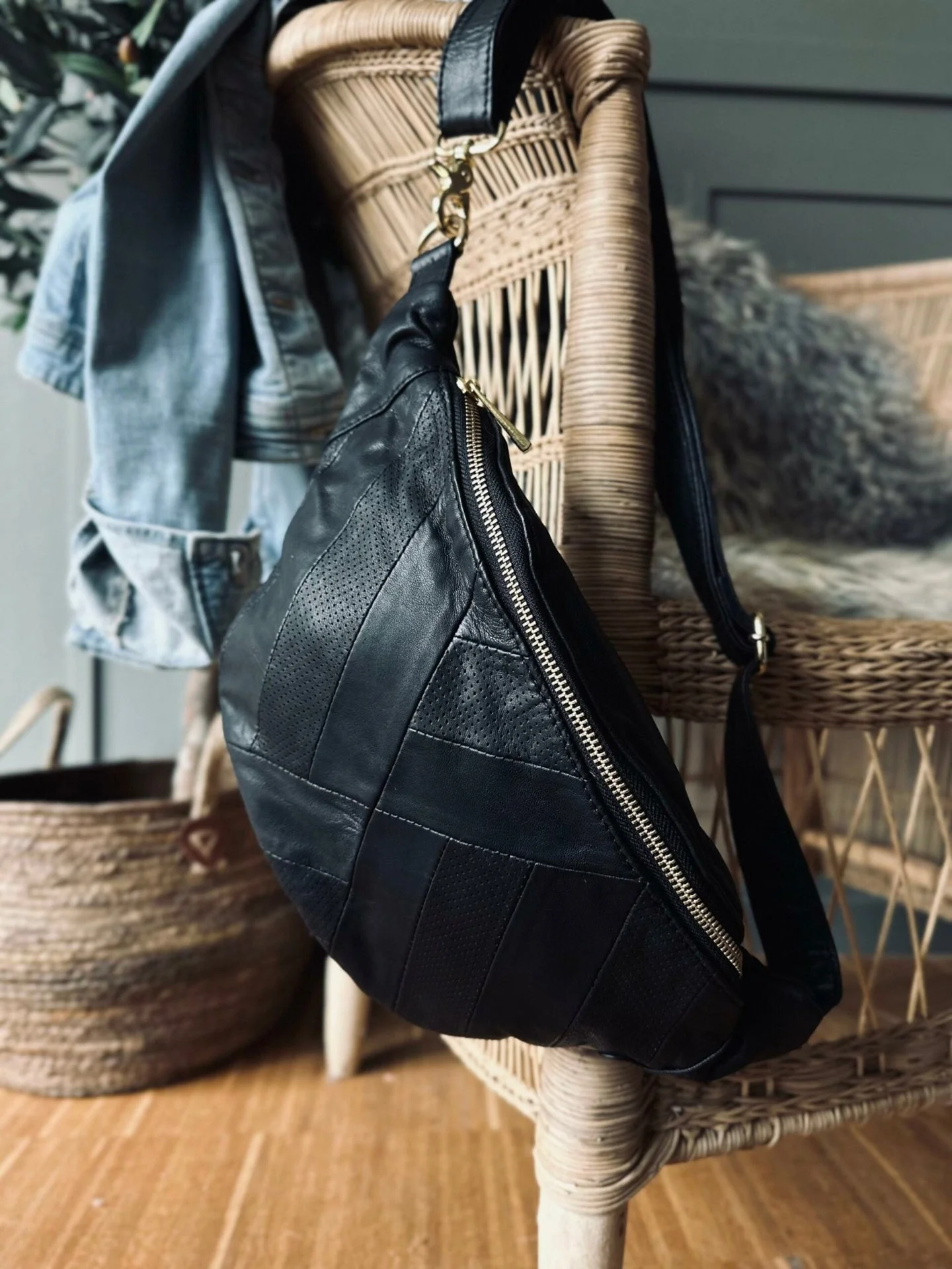 Bumbag Felina black / gold - Image 2