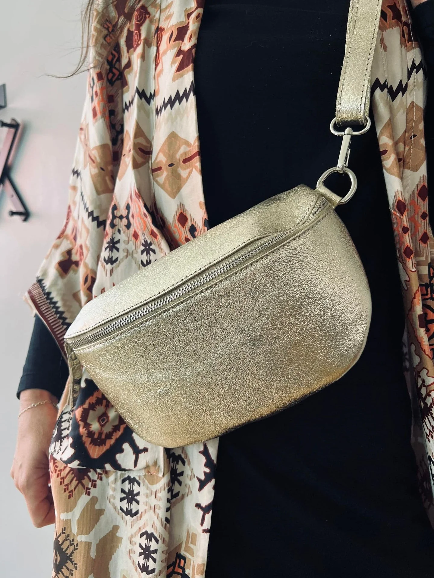 Bumbag Golden leather - Image 4