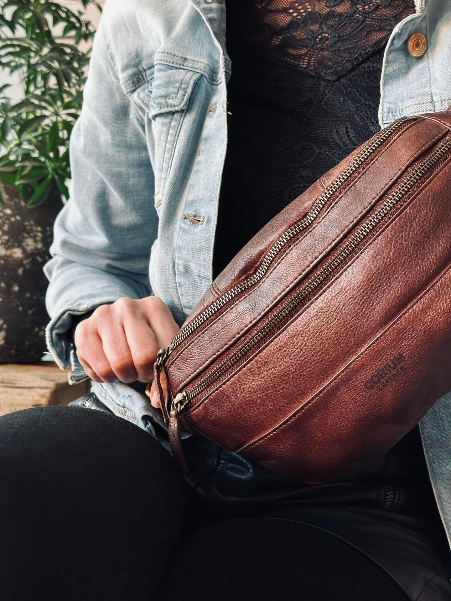 Bumbag washed cow – Brown
