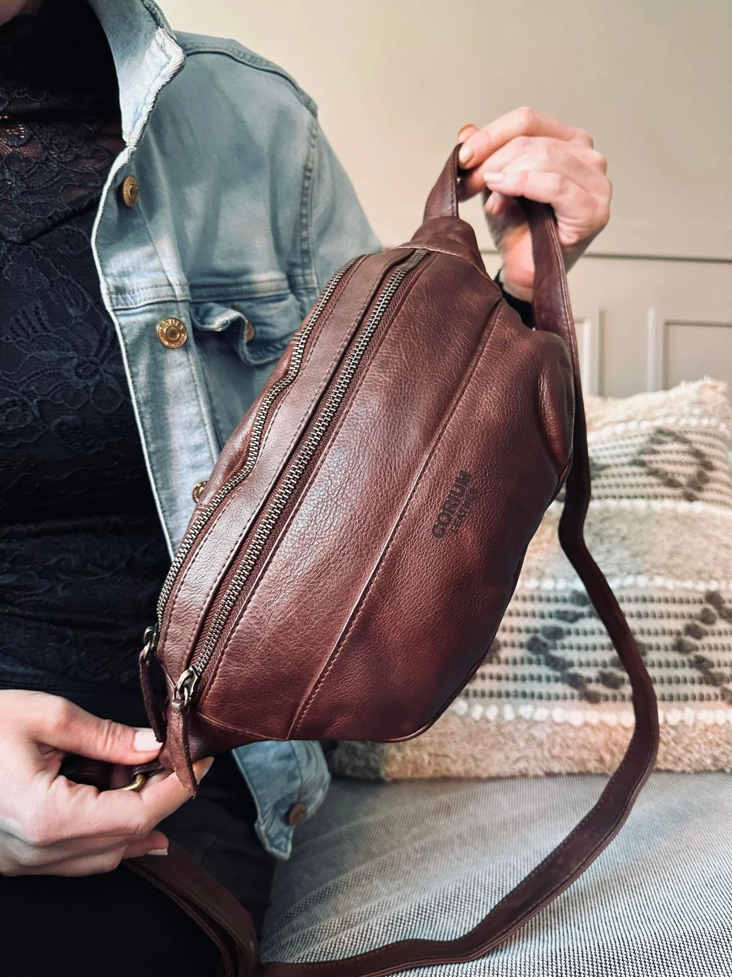 Bumbag washed cow – Brown - Image 2
