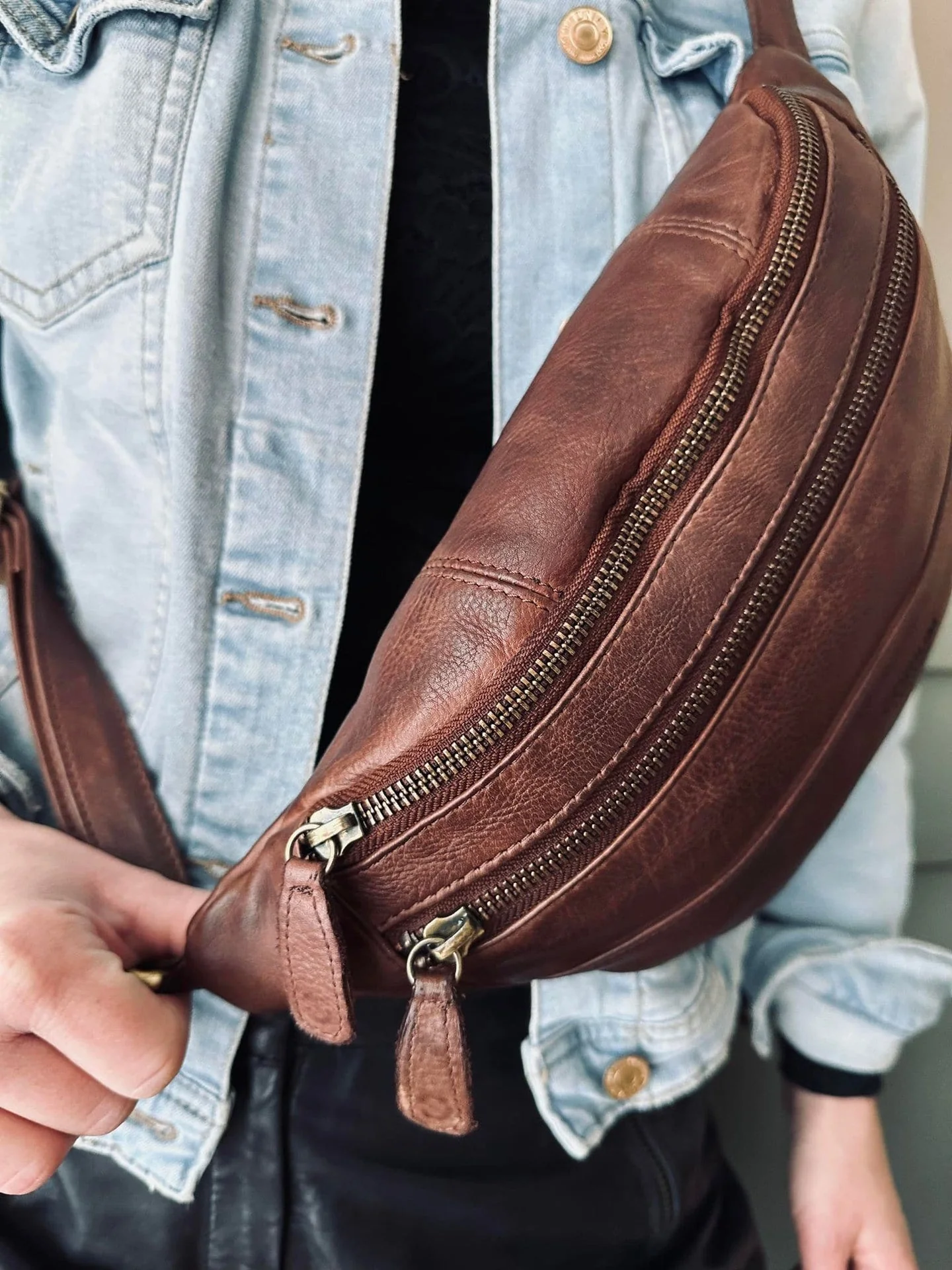 Bumbag washed cow – Brown - Image 4