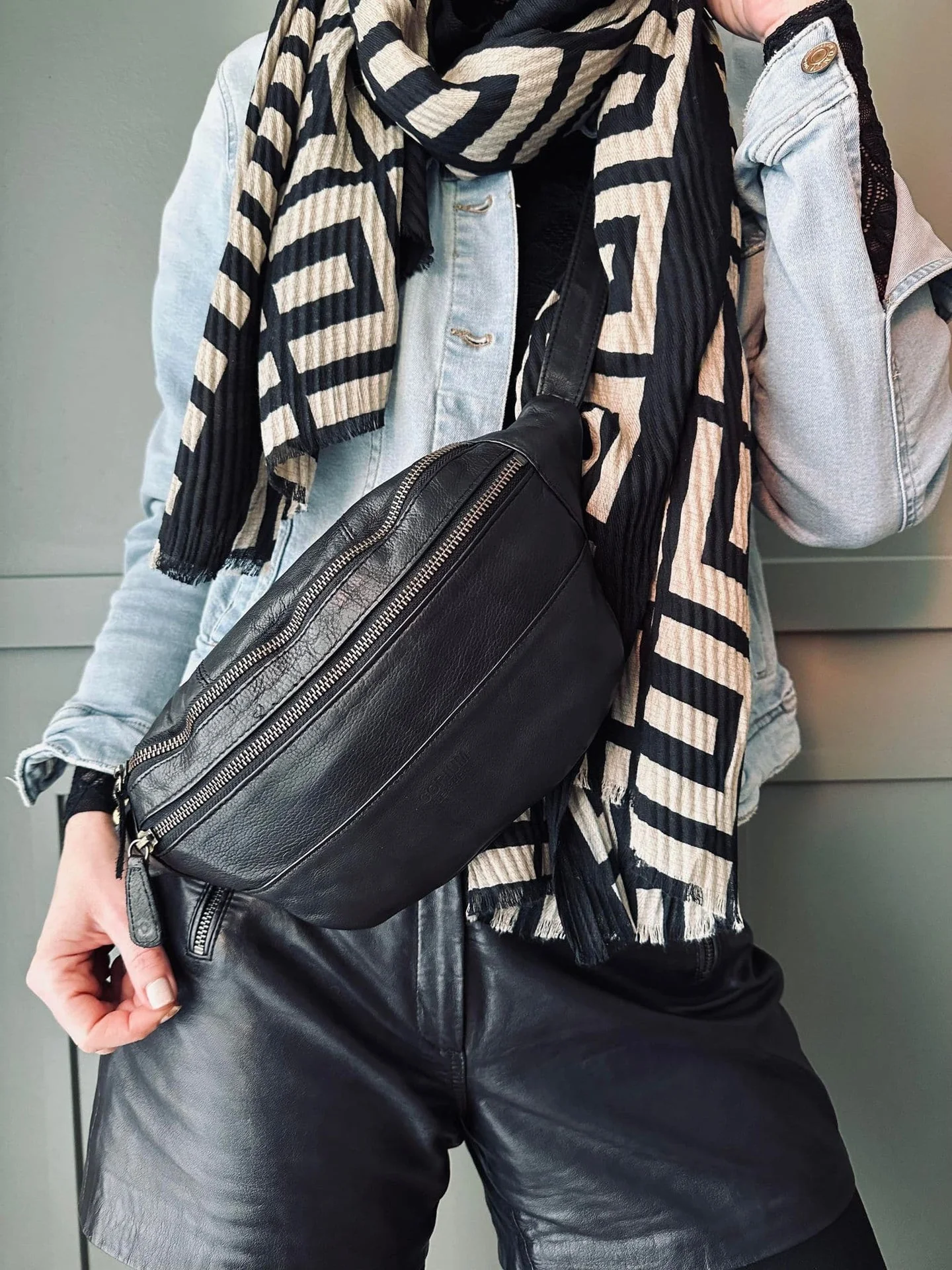 Bumbag washed cow – Black