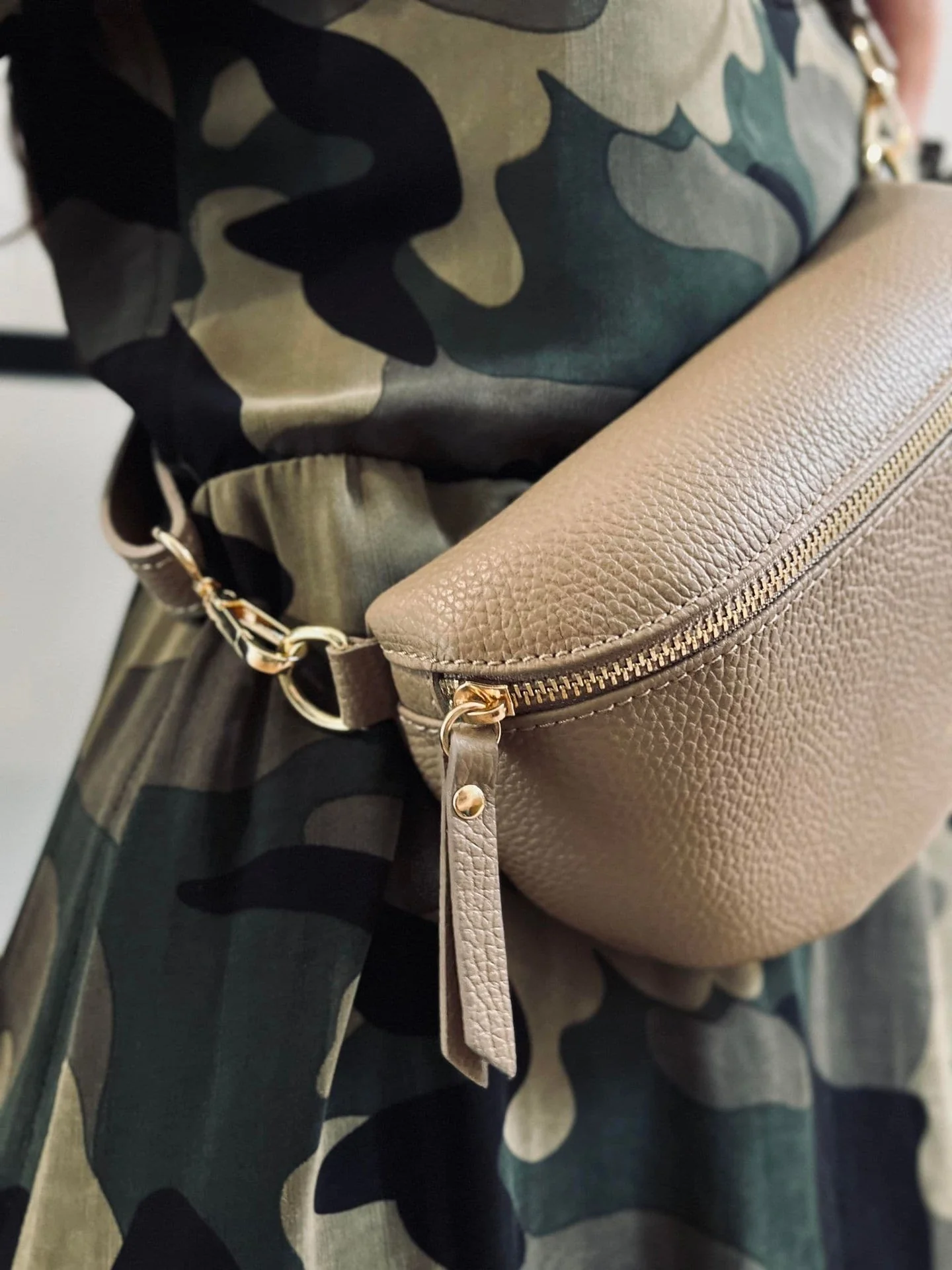 Bumbag Liva - Taupe / Gold - Image 2