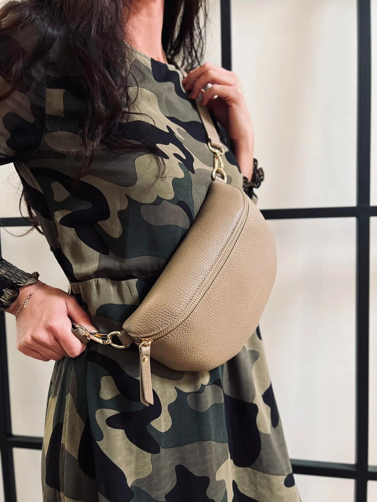 Bumbag Liva - Taupe / Gold - Image 3