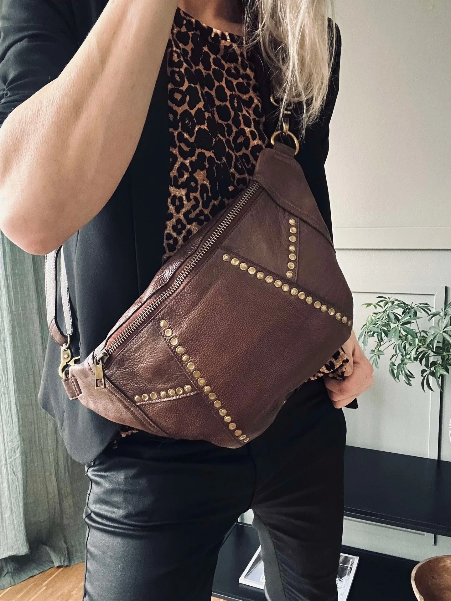 Bumbag Loni Woodsmoke - Image 4
