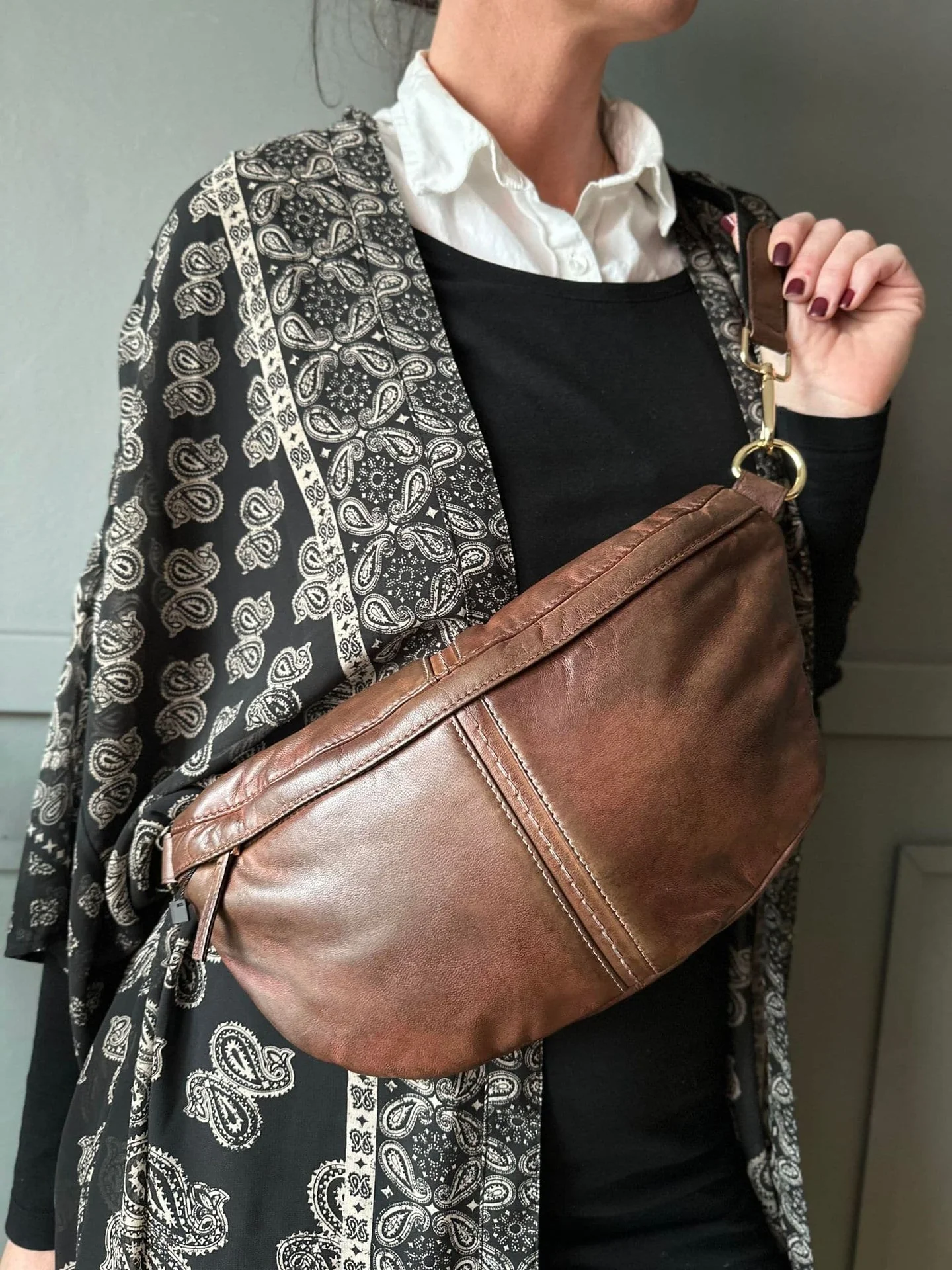 Bumbag m. kontrast - Dark cognac
