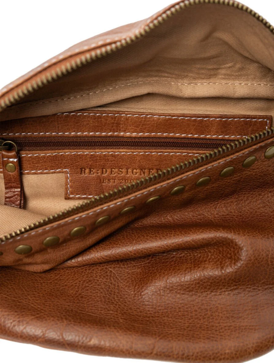 Bumbag med nagler – Valnøtt - Image 10
