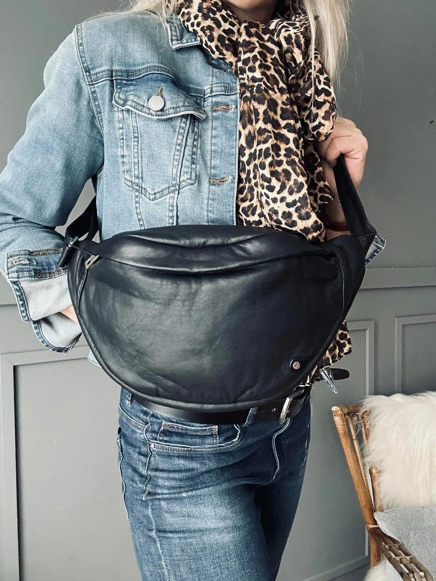Bumbag - Black Deluxe - Image 2