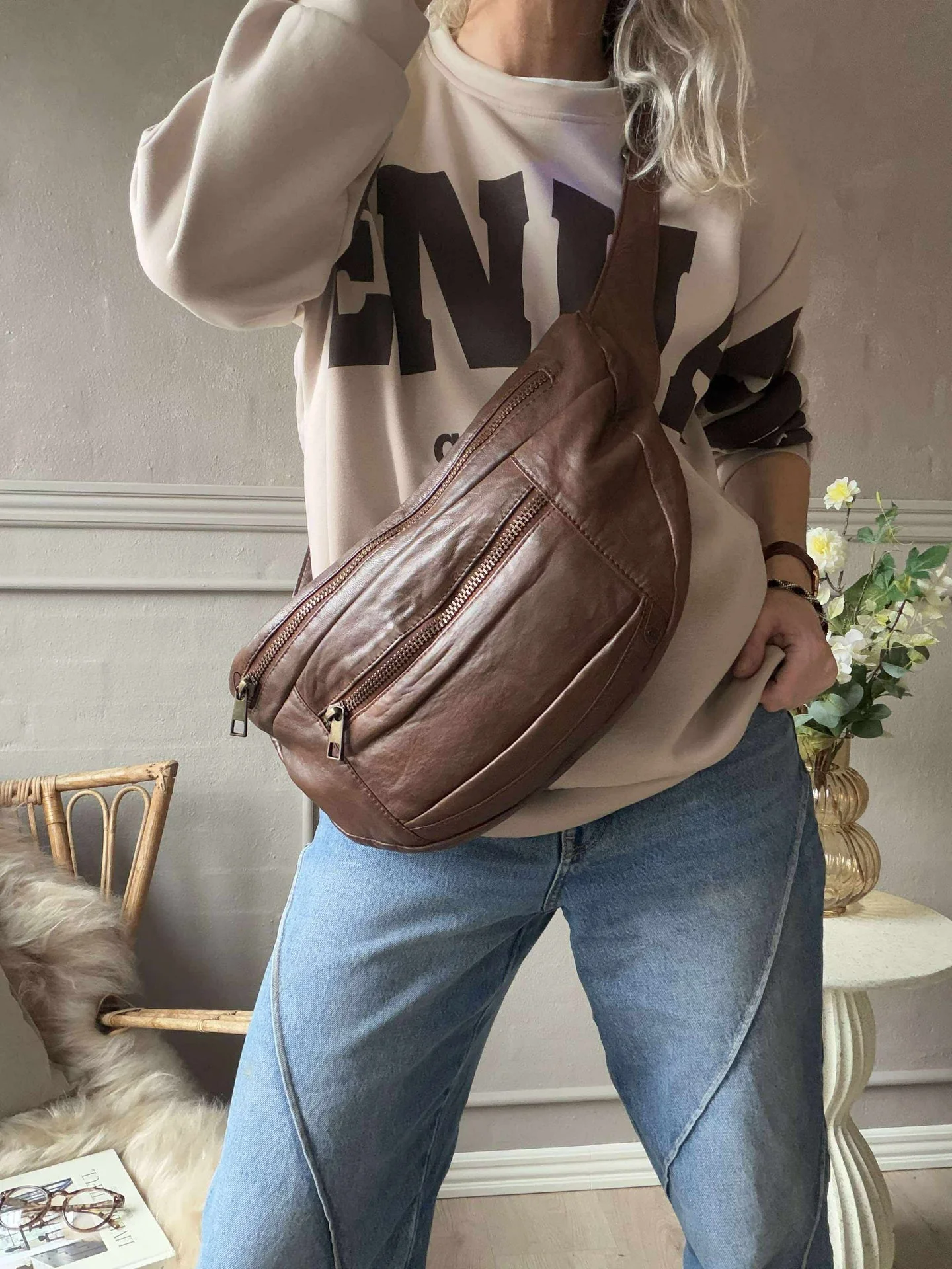 Bumbag XL MIRA - Chesterfield - Image 9