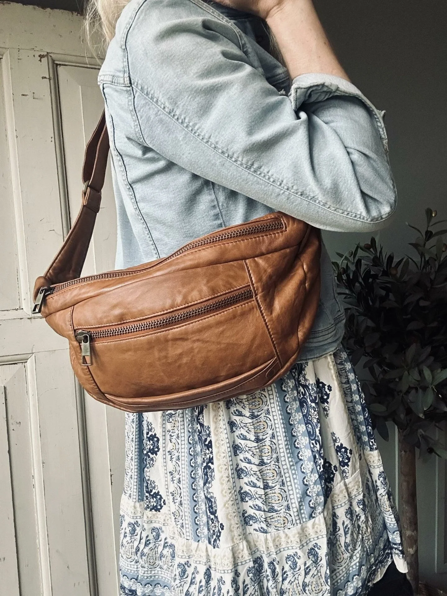 Bumbag XL MIRA – Cognac - Image 4