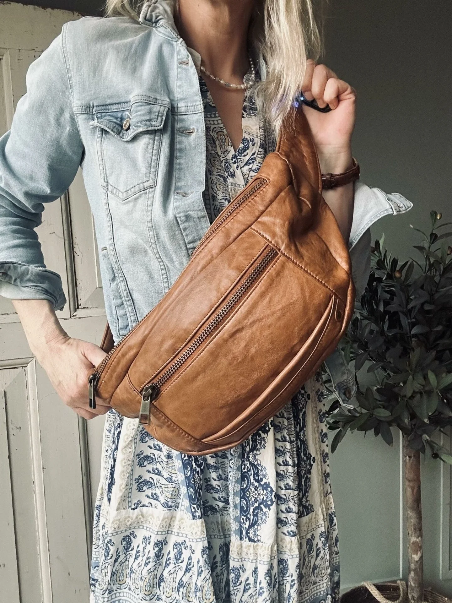 Bumbag XL MIRA – Cognac - Image 6