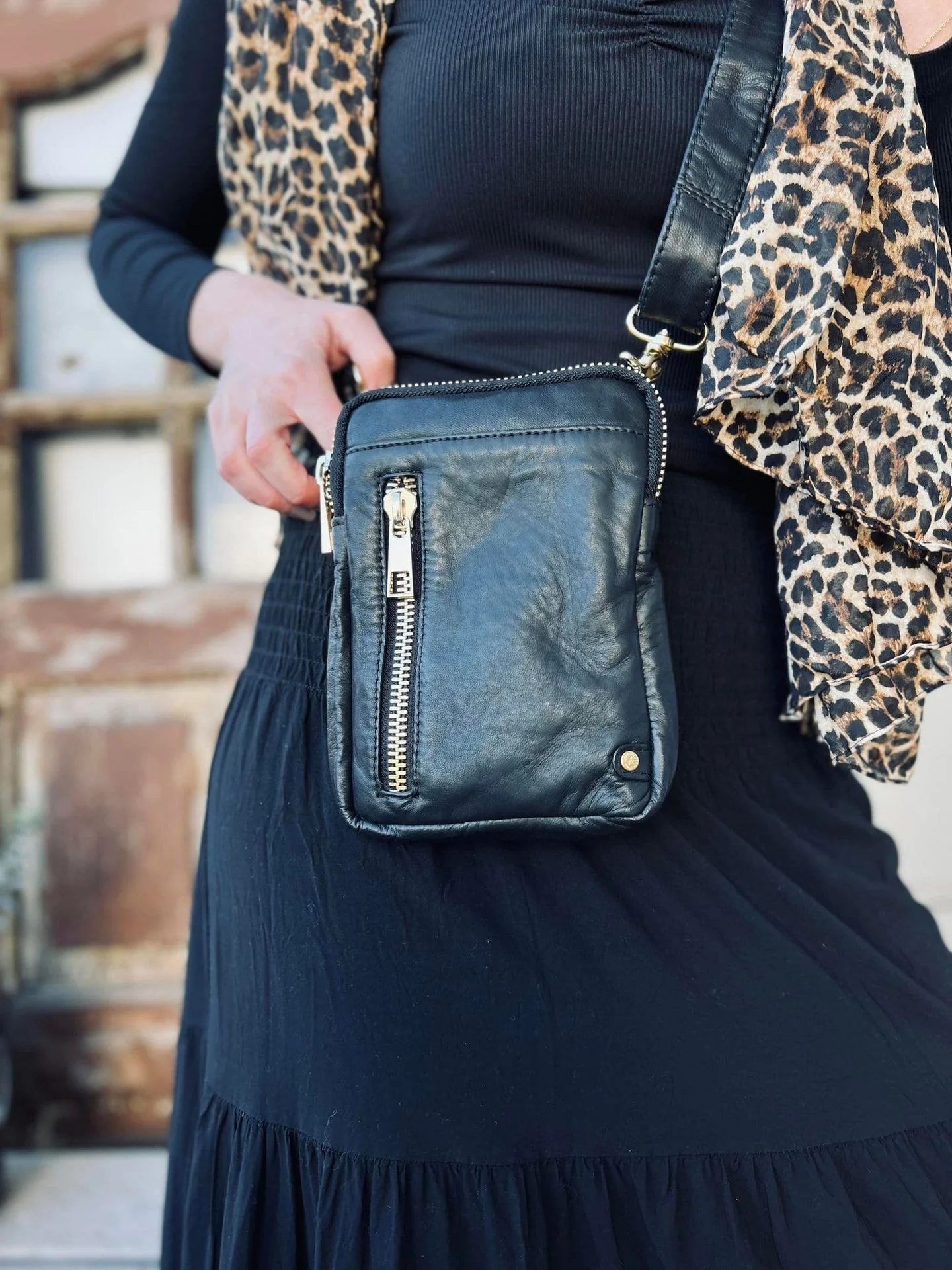 Mobilveske - ALINA - Black / gold