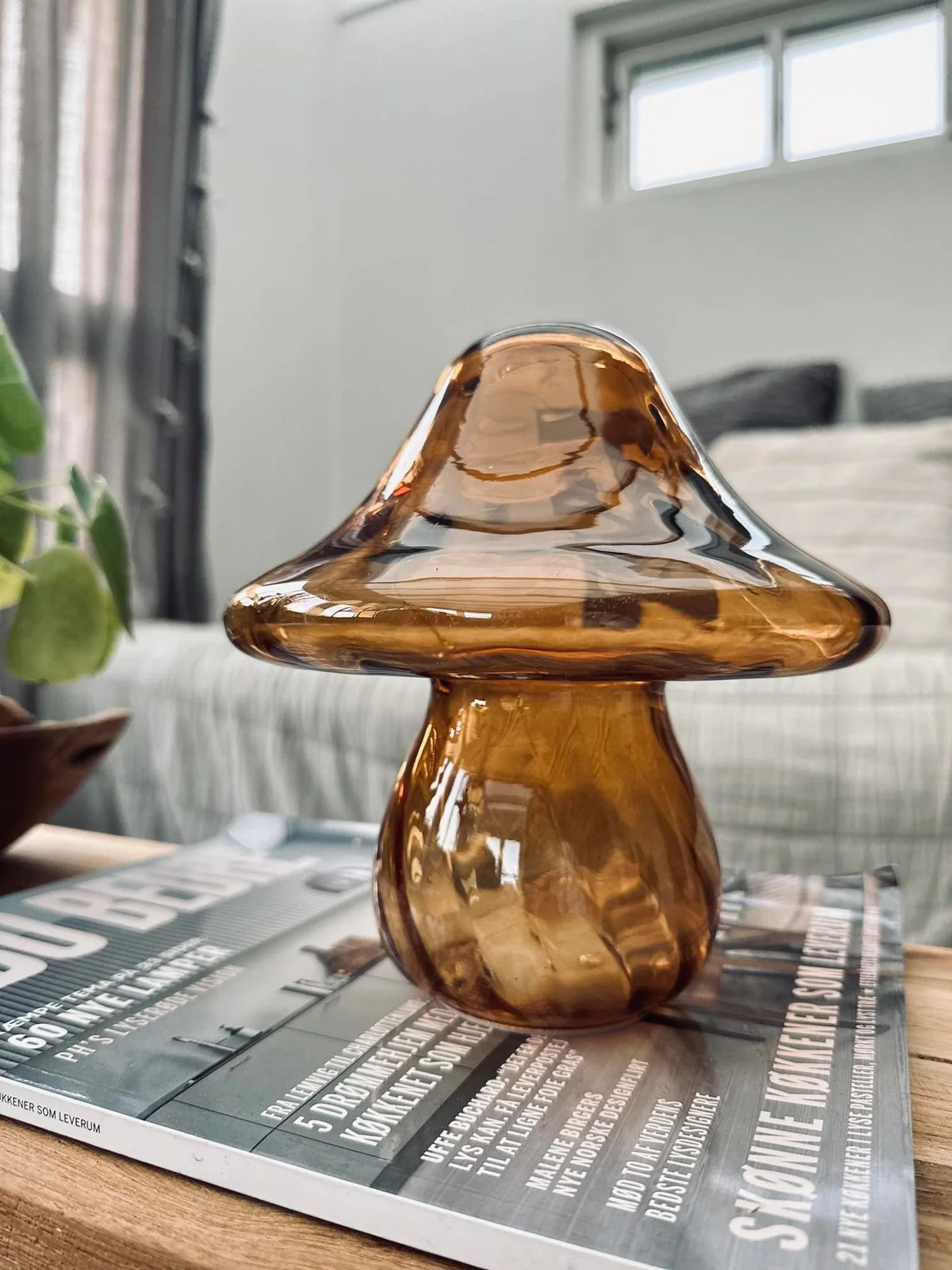 MUSHROOM Lampe med LED 18cm – Cognac