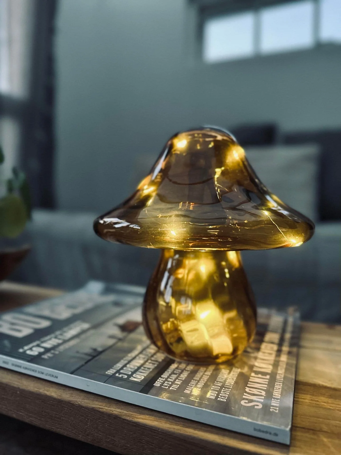 MUSHROOM Lampe med LED 18cm – Cognac - Image 2