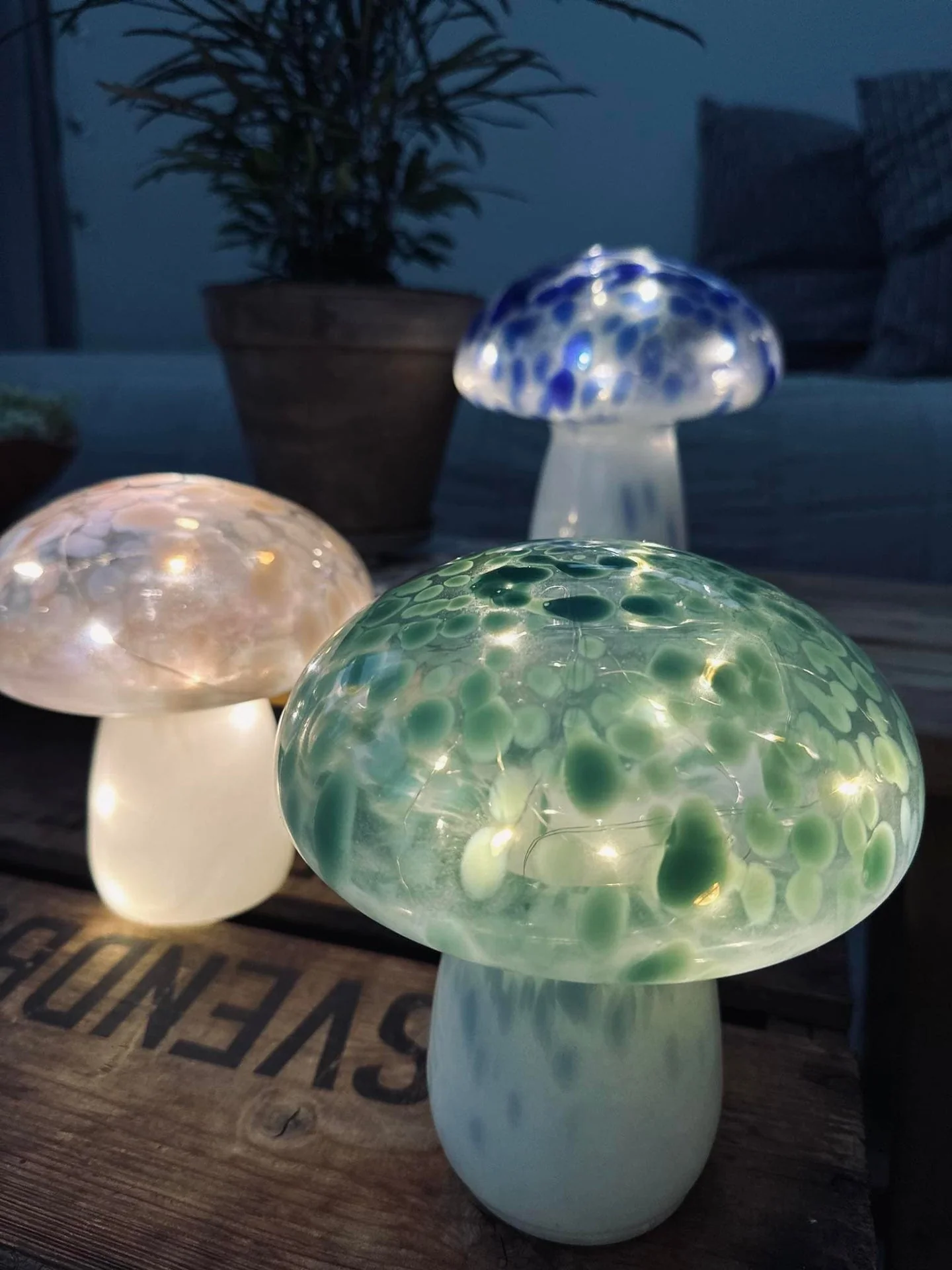 MUSHROOM-lampe m/ LED – Grønt munnblåst glass - Image 3