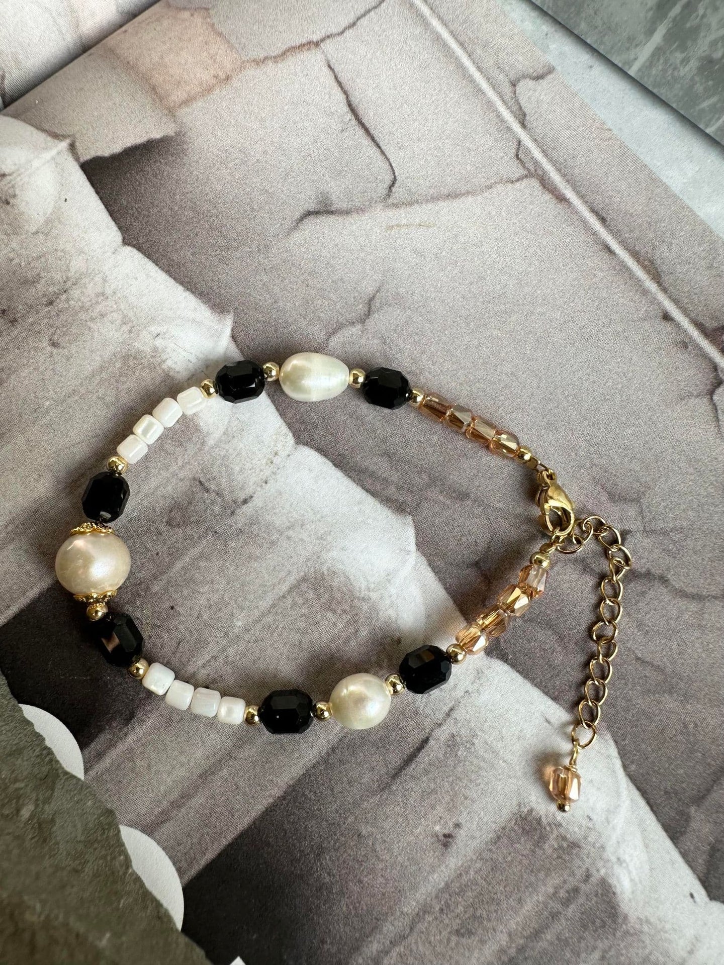 Armbånd Natur perlemix black
