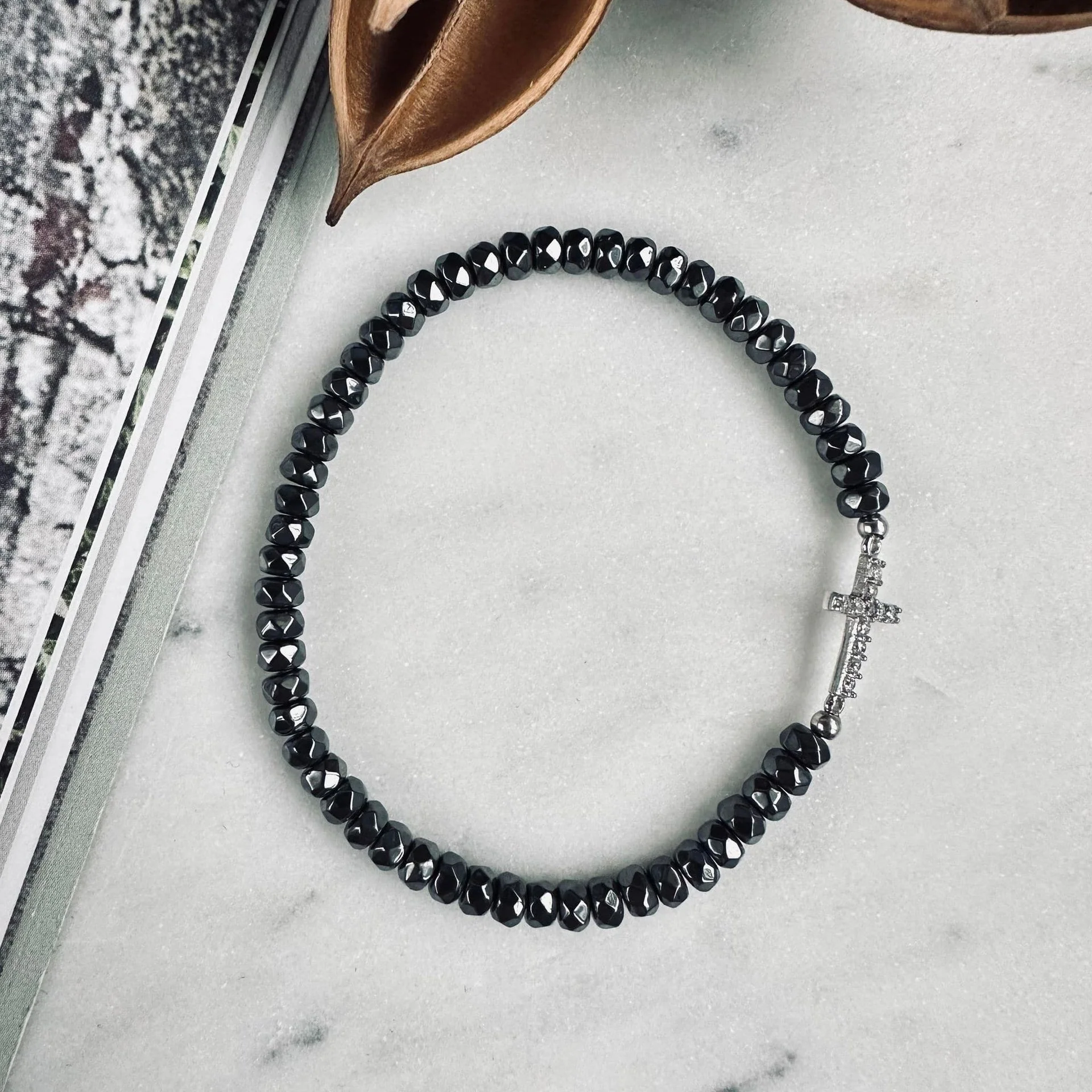 Armbånd Nikki hematitt - Sterling sølv kors - Image 3
