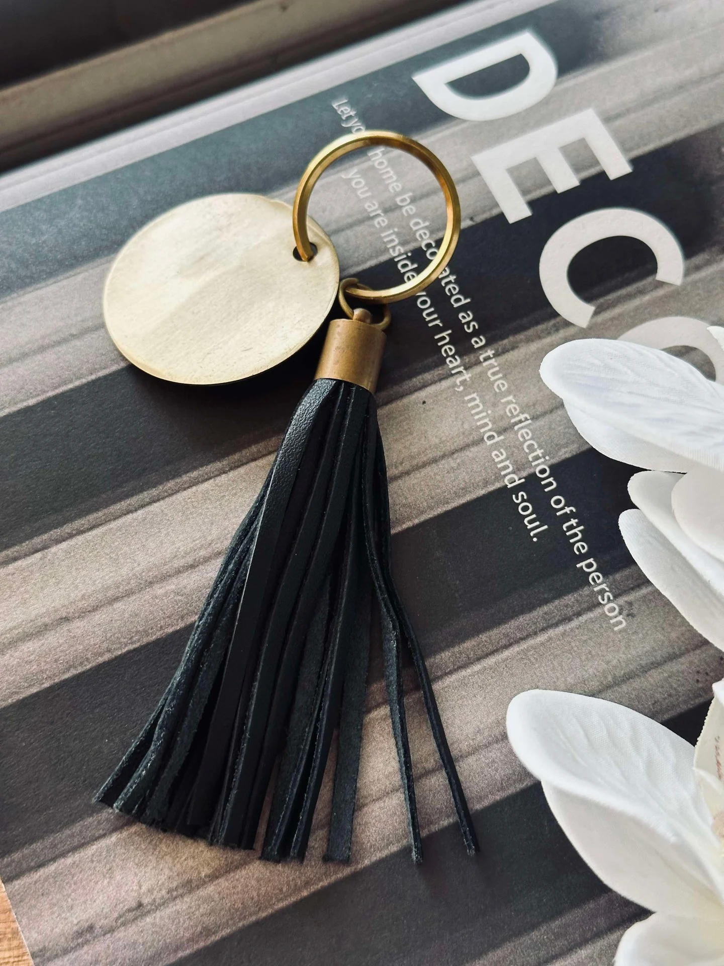 Nøkkelring med kvast - Black leather