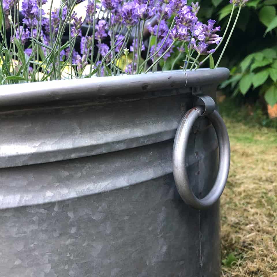 Rustikk blomsterbalje i sink - Liten - Image 5