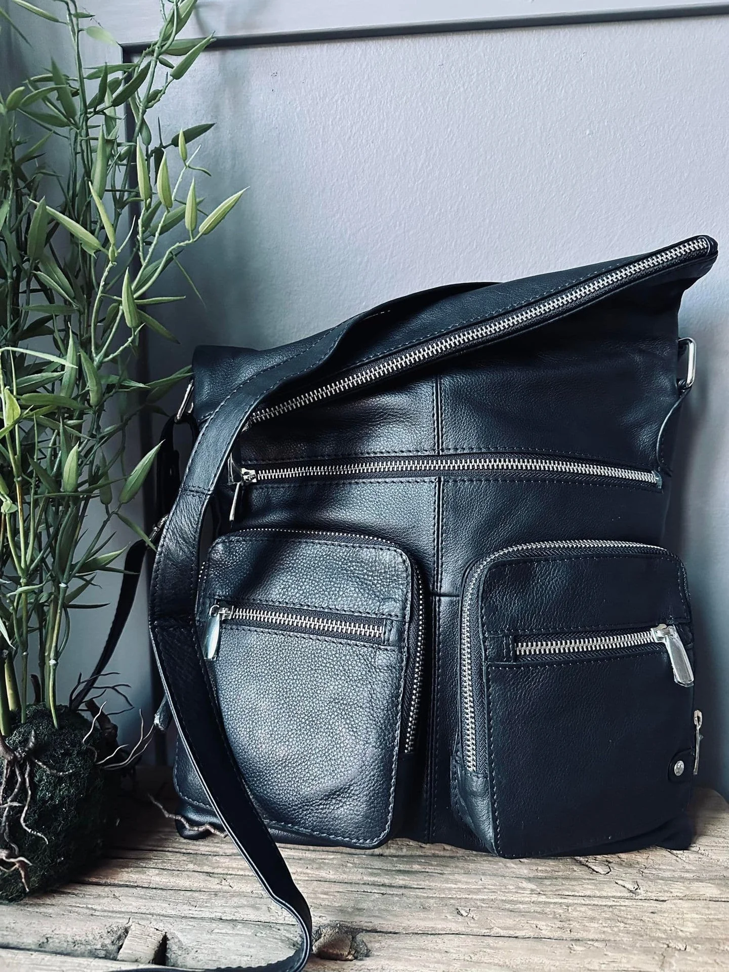 Oversize crossbody - FINA svart lær - Image 3