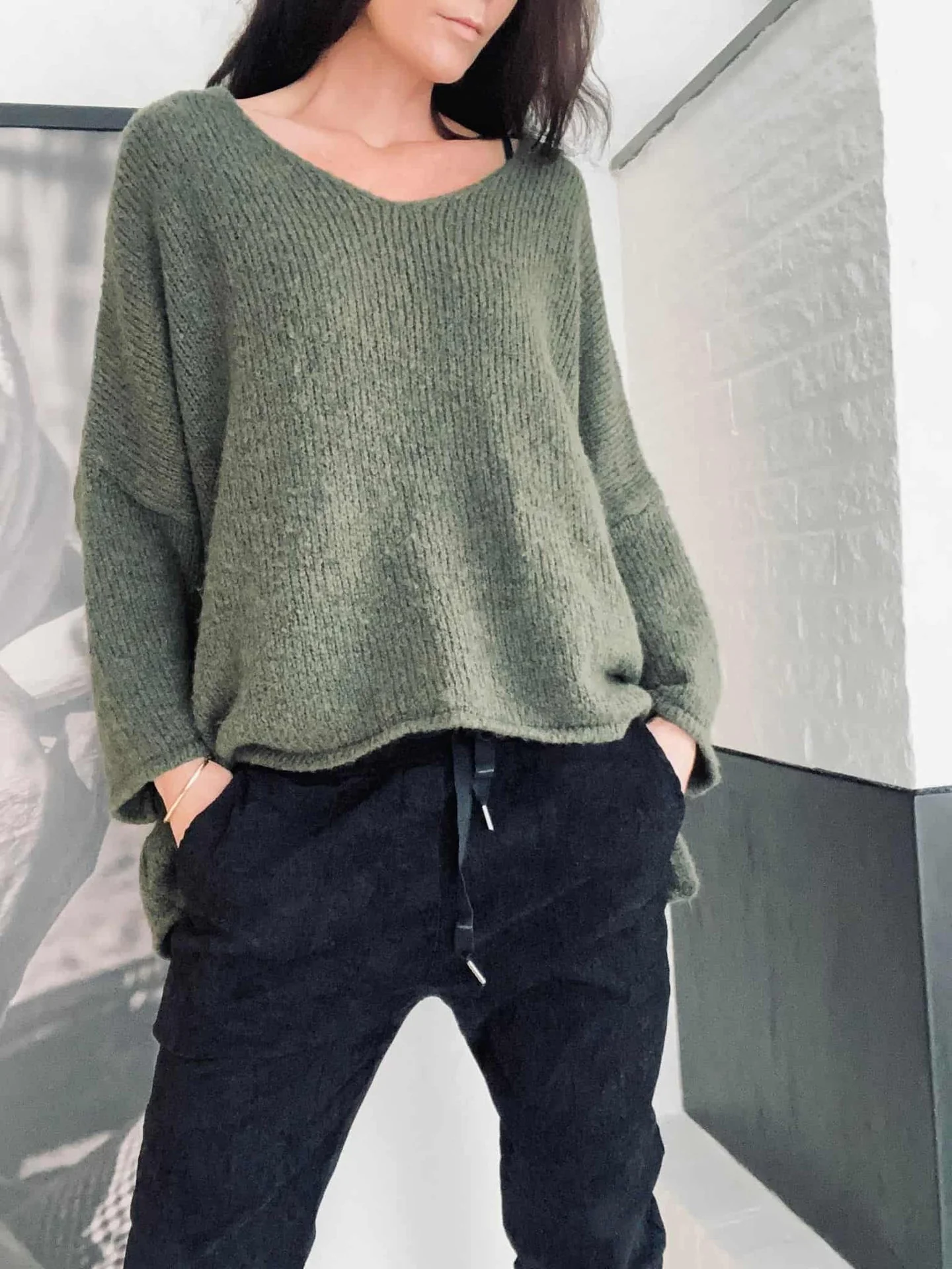 Oversize strikk Nilla – Army - Image 5