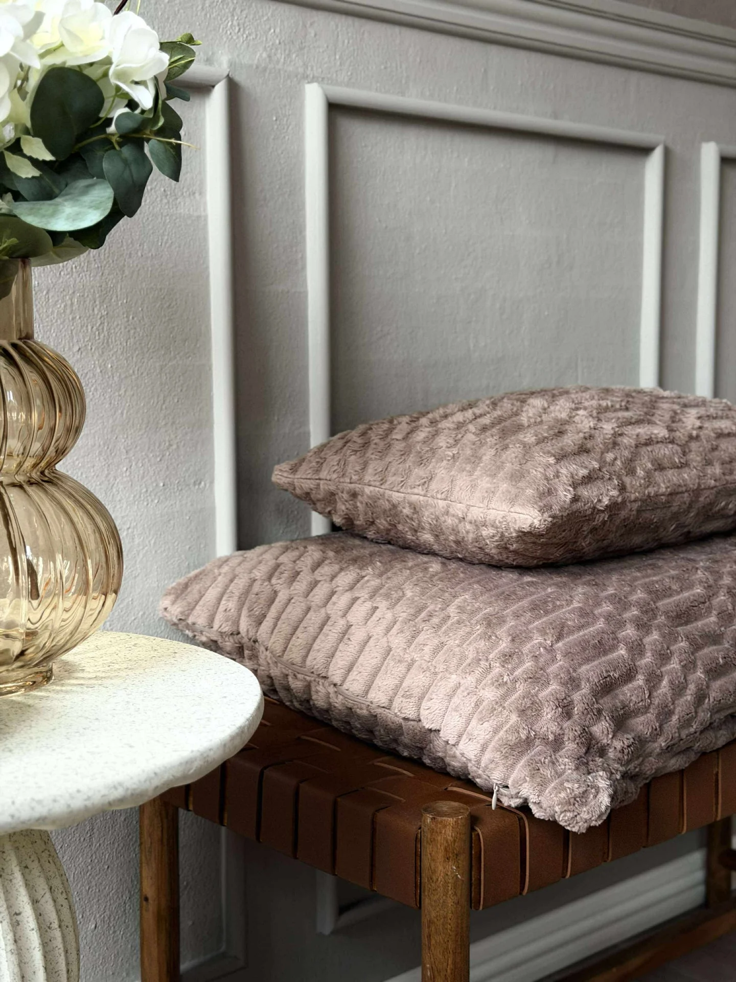Pute med fyll - Taupe - Image 5