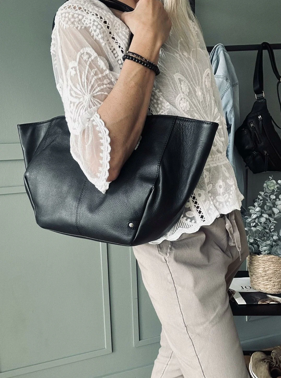 Shopper Aura – mykt svart skinn - Image 2