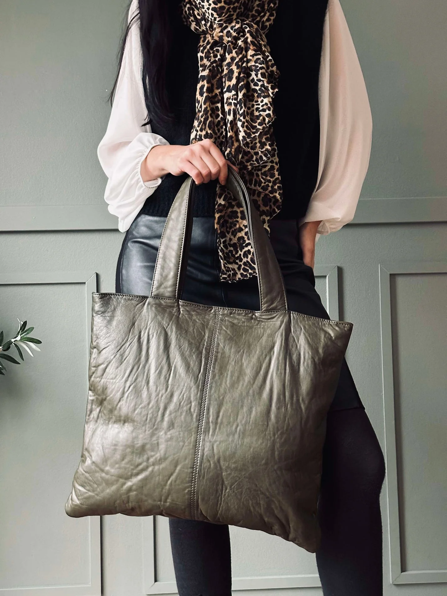 Shopper ink clutch MILLE – Army - Image 3