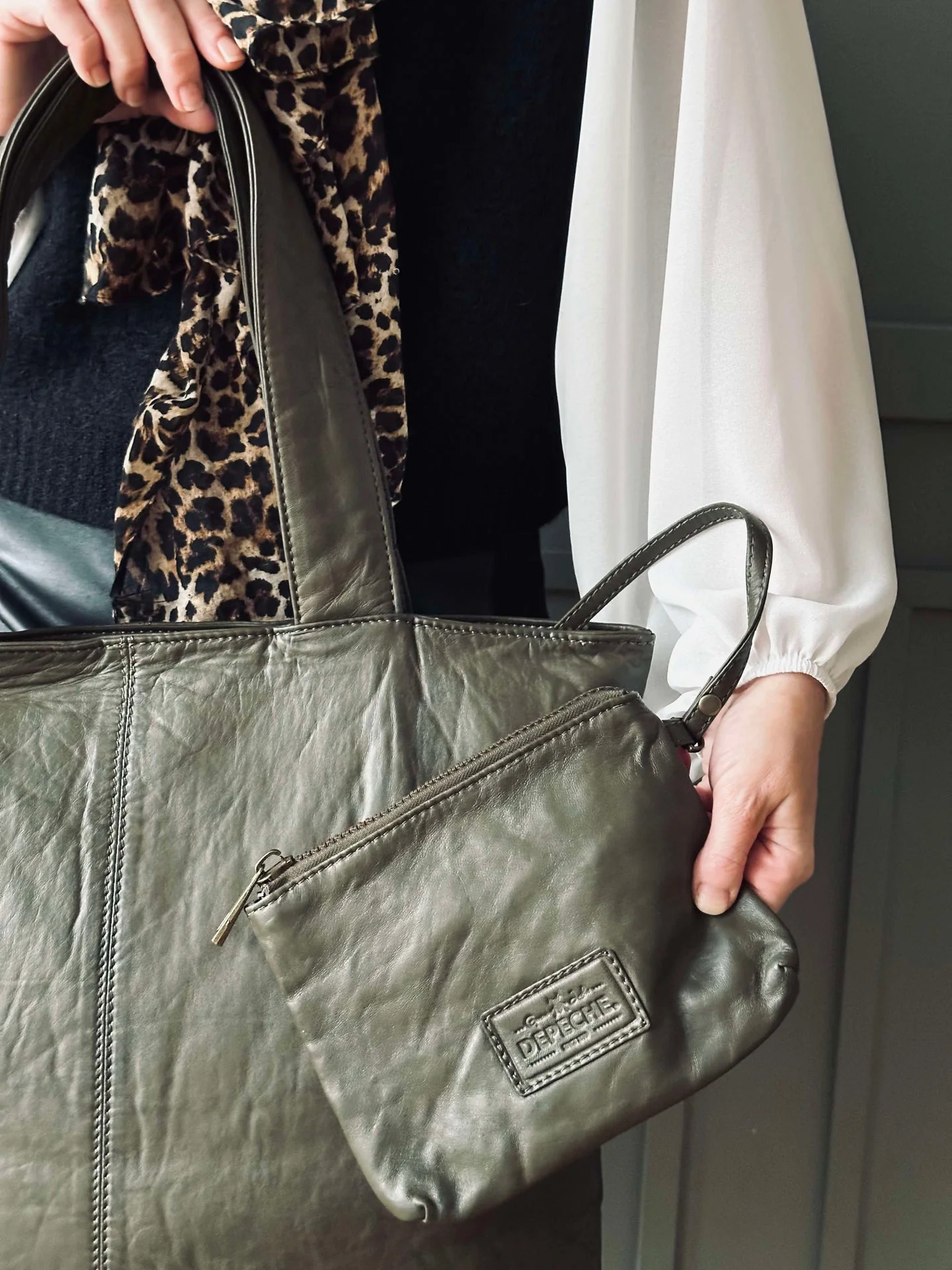 Shopper ink clutch MILLE – Army - Image 5