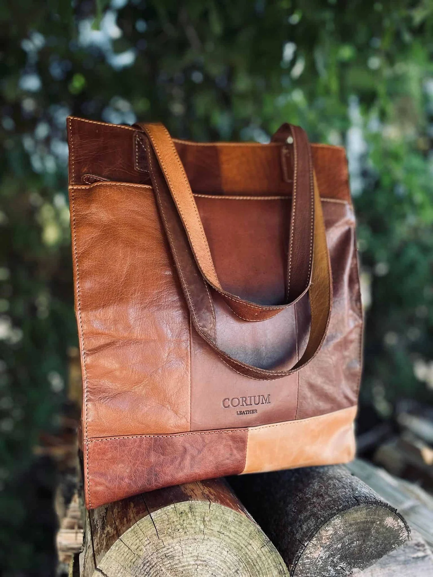 Shopper i kraftig resirkulert lær - Cognac - Image 7