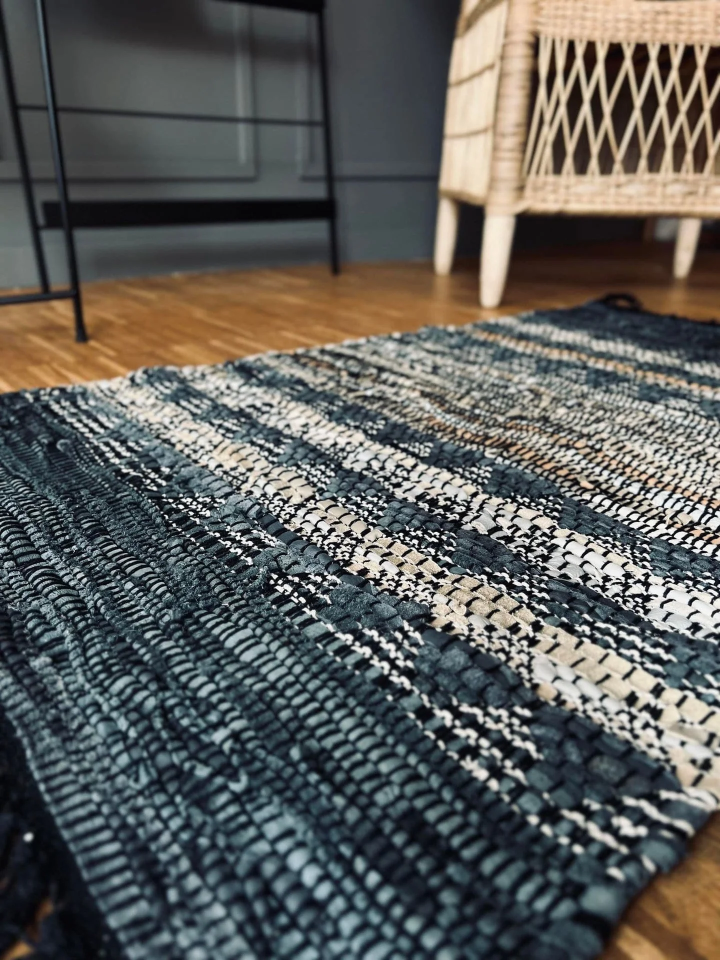Gulvteppe i skinn - grå/blå med naturmønster - 60x90 - Image 6