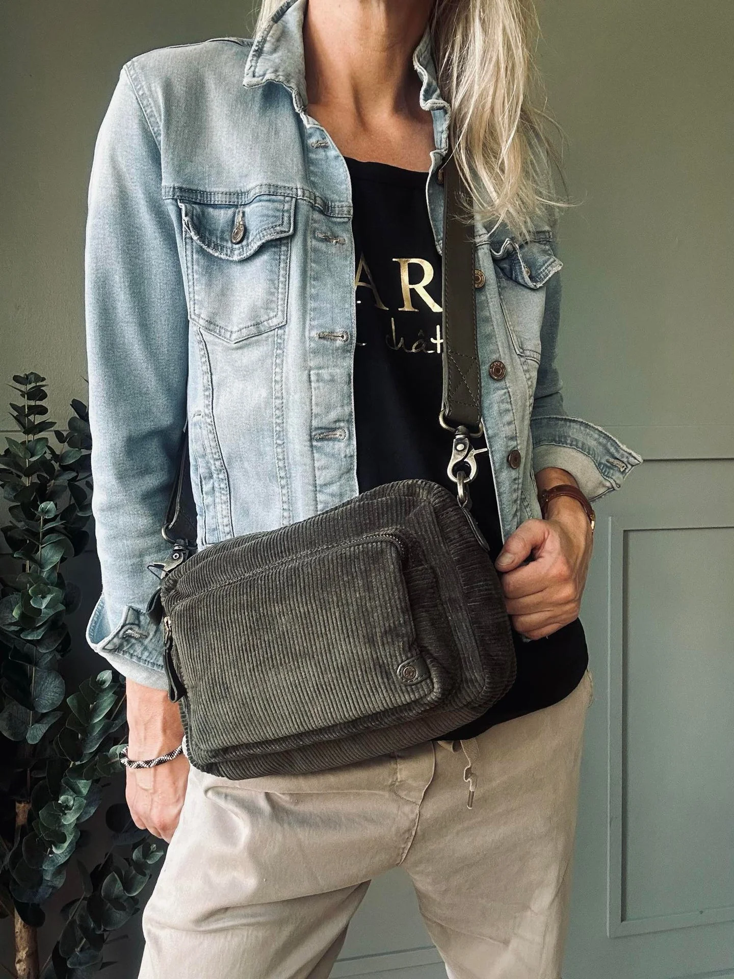 Crossbody Army fløyel - Image 4
