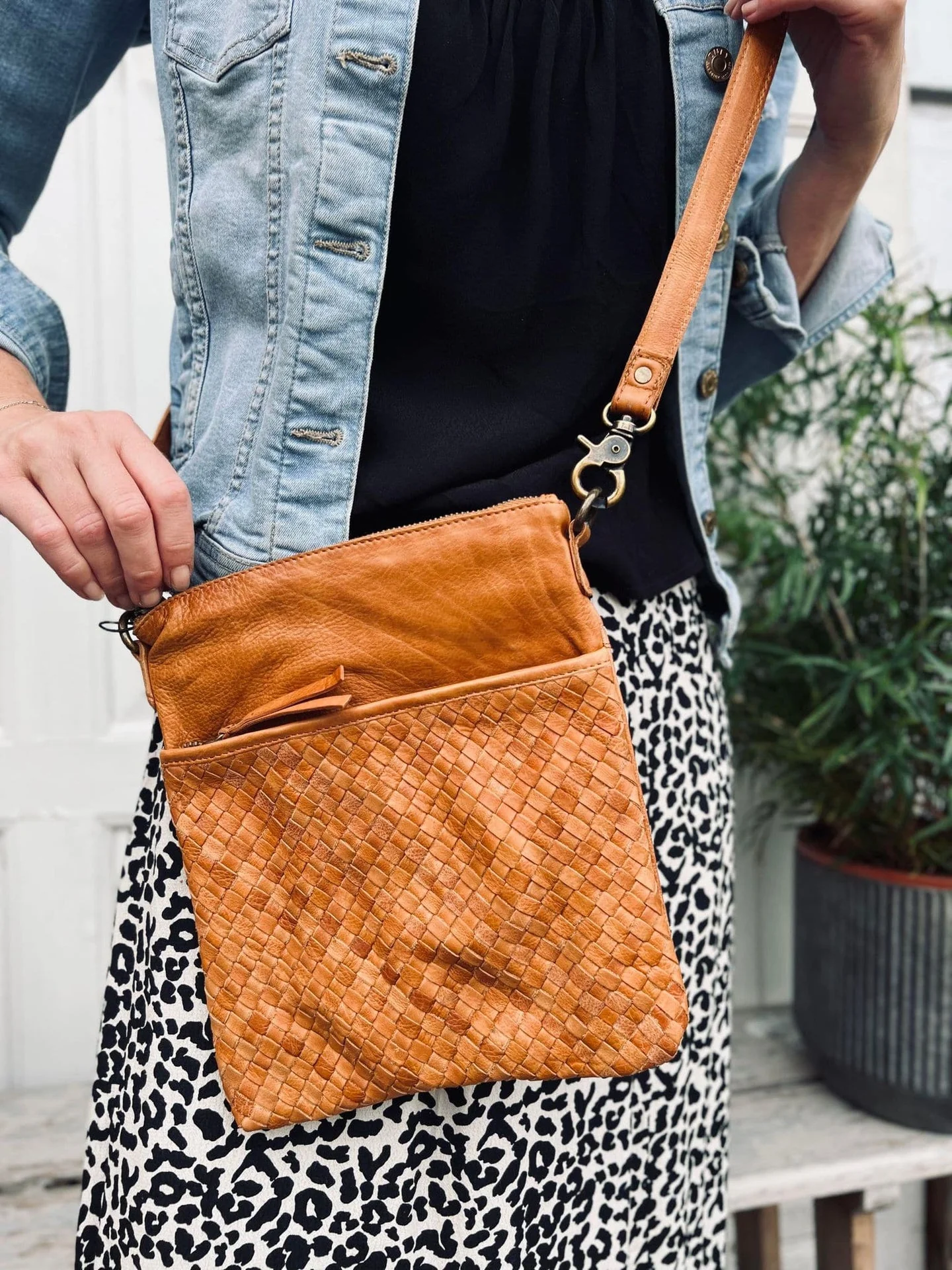 Crossbody - CHIC cognac - Image 5