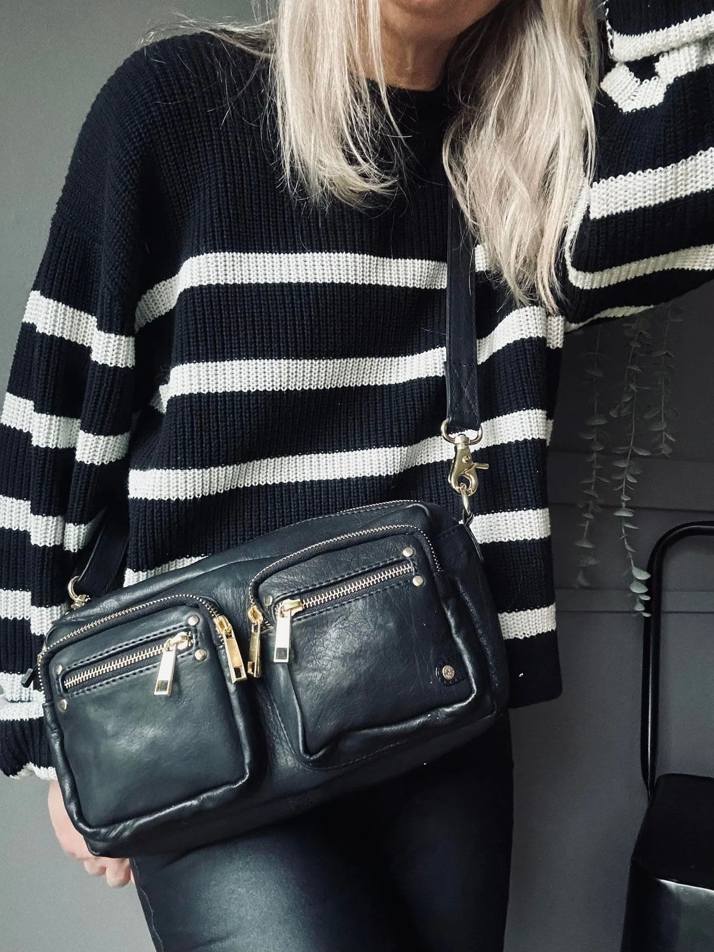 Crossbody Black / gold