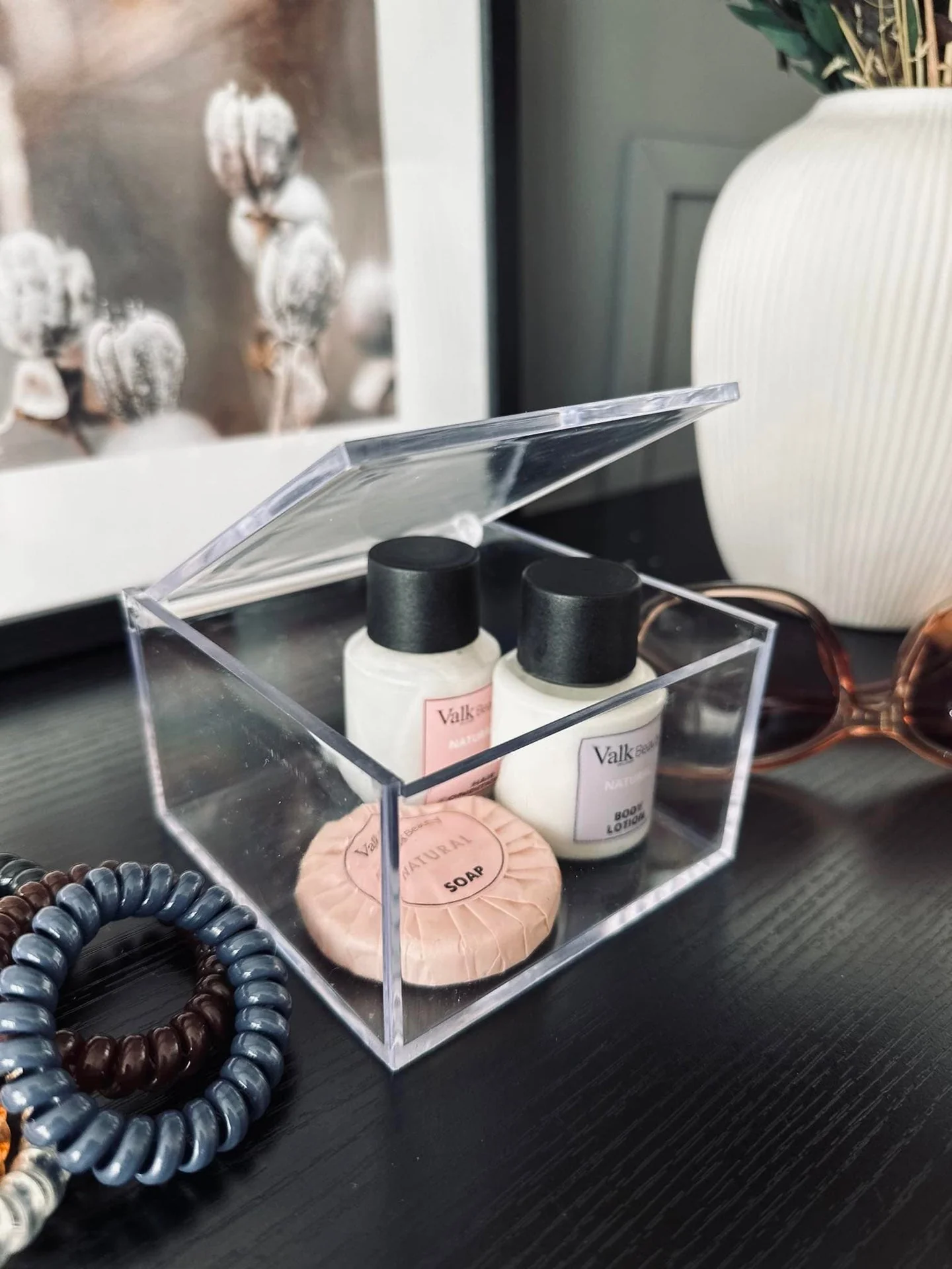 Makeup organizer i akryl - boks med lokk - Image 2