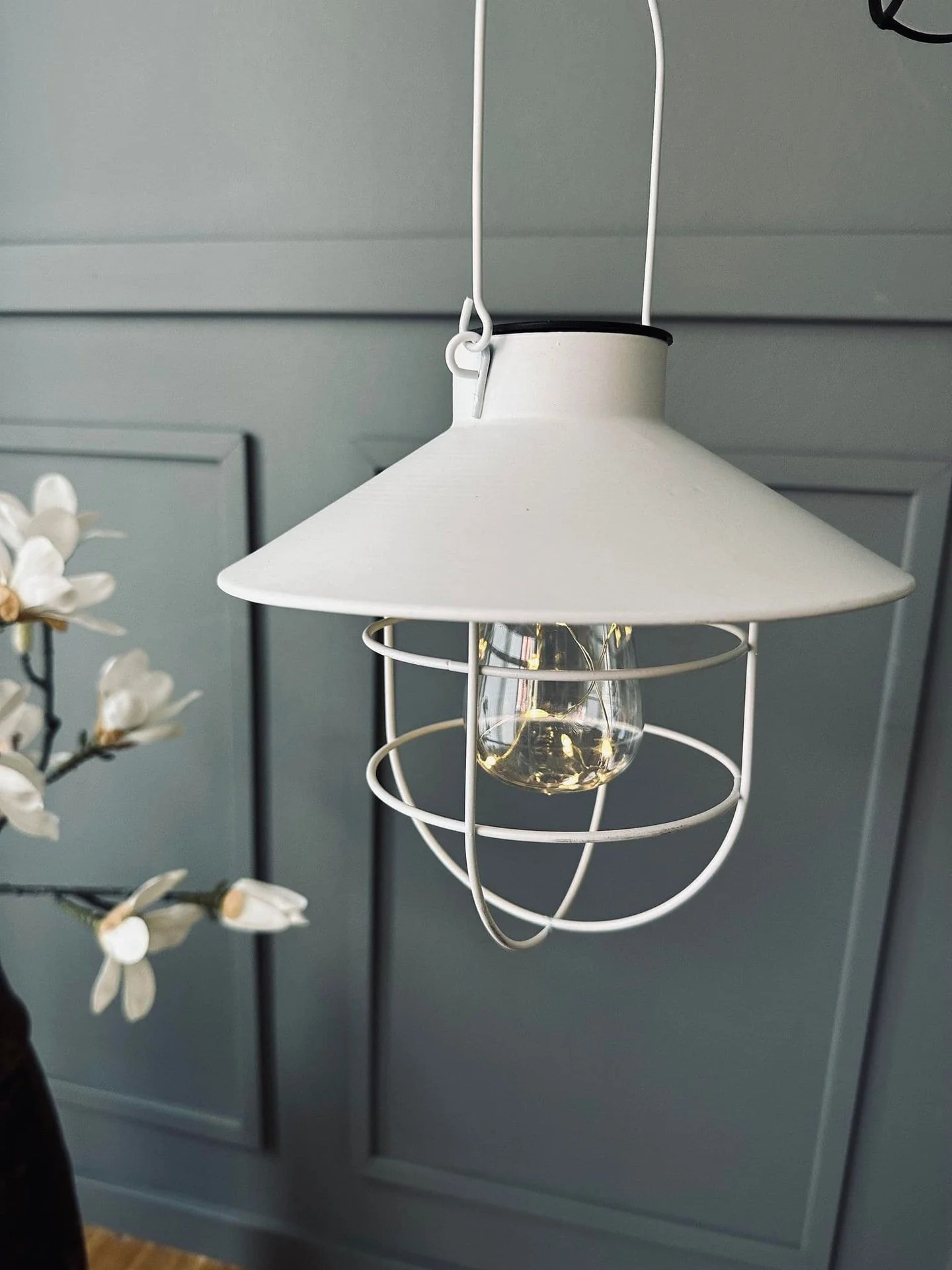 Lampe med solceller - White factory - Image 6