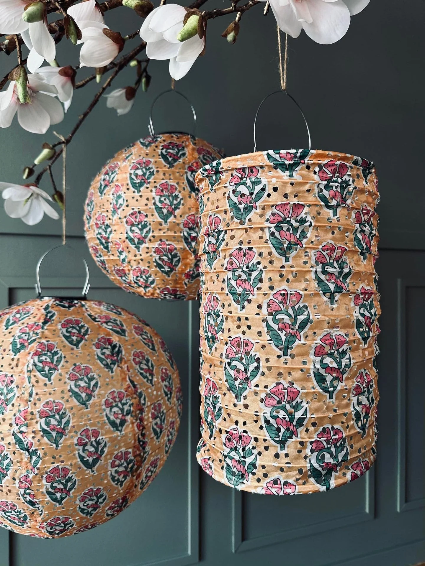 Lampe sylinder med solceller – Flower Orange - Image 4