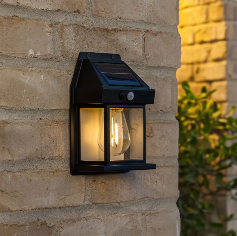 Solcelle utendørslampe til vegg - med sensor