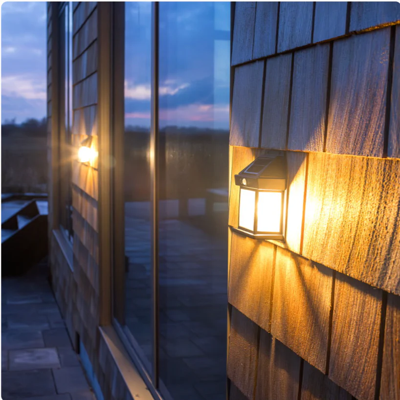 Solcelle utendørslampe til vegg - med sensor - Image 2
