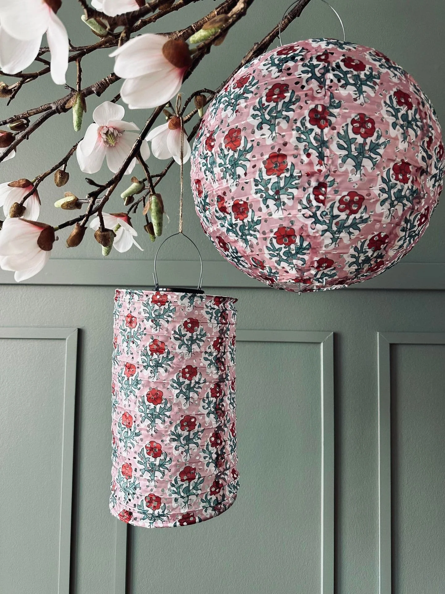 Lampe med solceller – Flower dia 40cm Rosa - Image 10